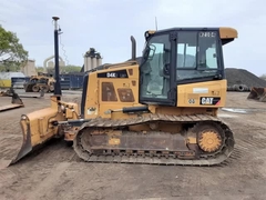 Caterpillar D4K Bulldozer de rastreo usado 120kw de potencia para nivelar el terreno